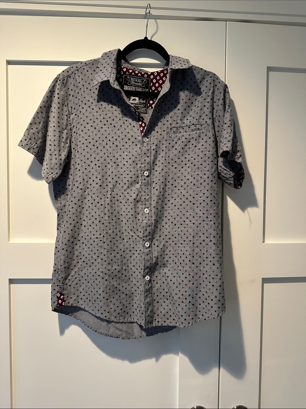 Men's Short-Sleeve Patterned Button-Up Shirt